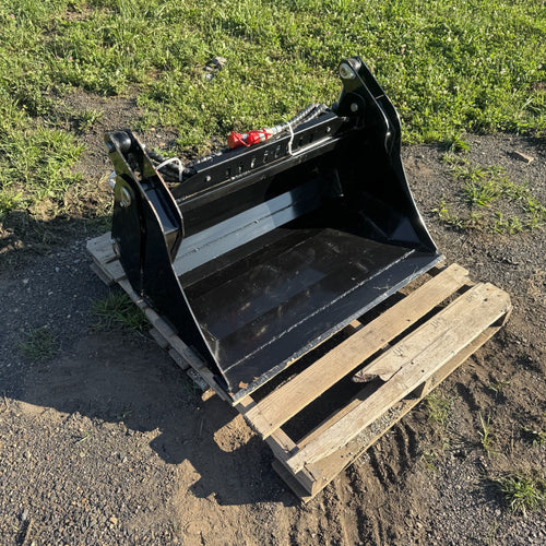 39 inch mini skid steer 4-in-1 bucket with clamshell open