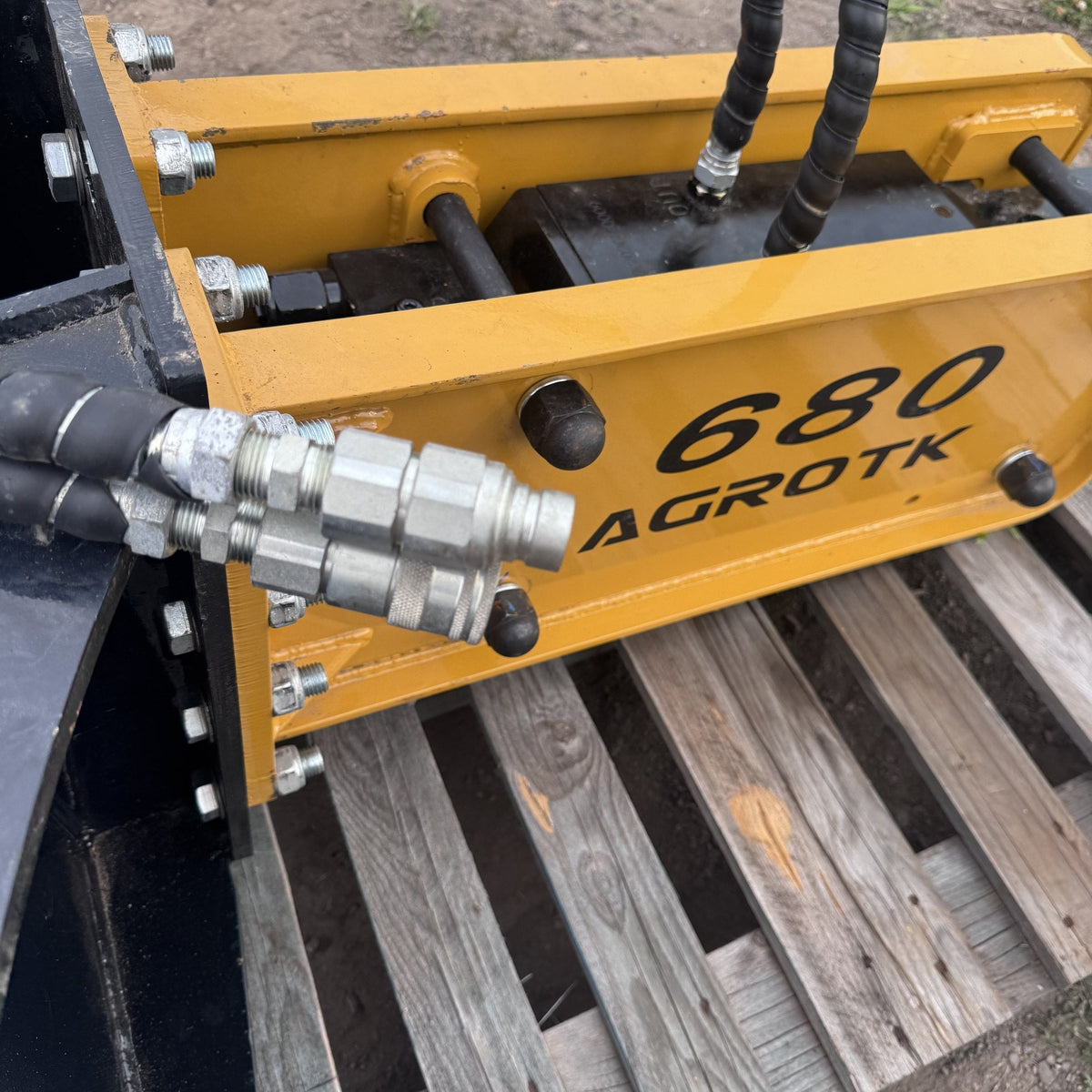 Breaker hydraulic couplers and hose connections