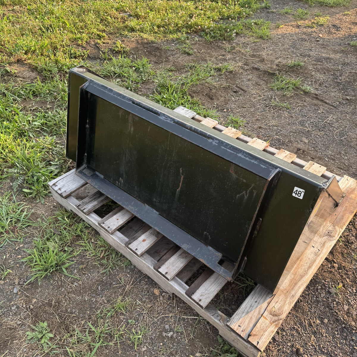Mount plate viewed at an angle