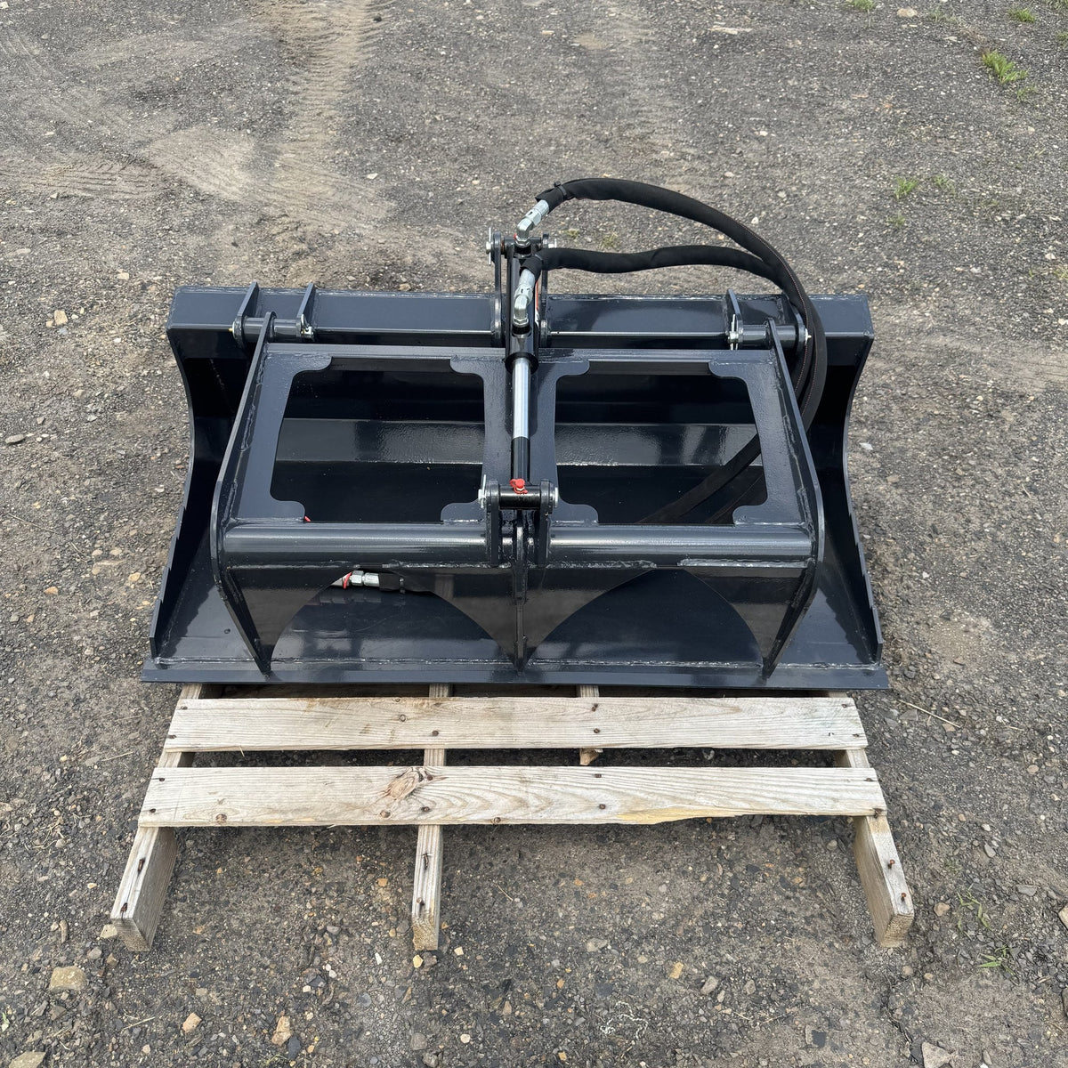 44 inch mini skid steer grapple bucket, full view